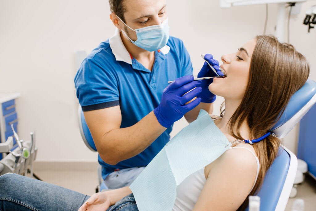 When Dentists Use Dental Crowns vs. Fillings